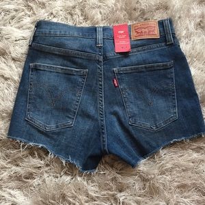 SOLD - Levi’s high rise jean shorts